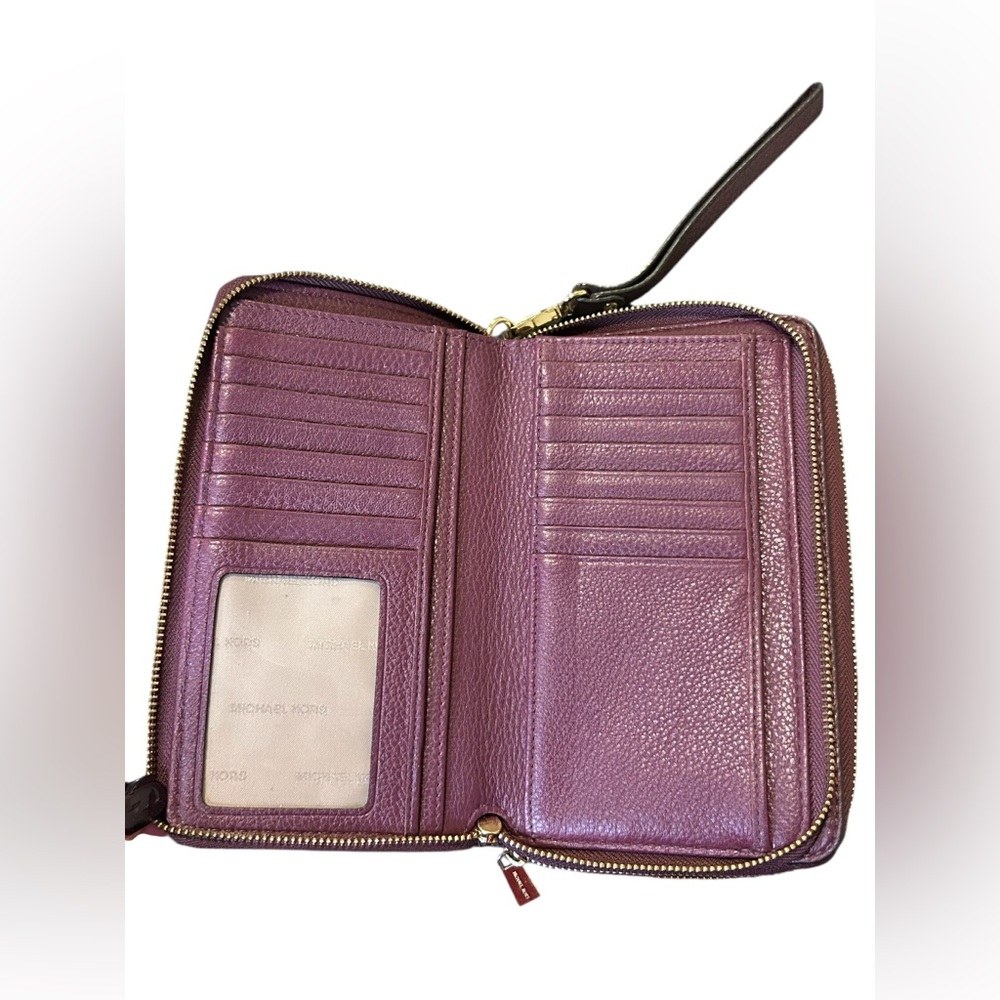 Michael Kors Jet Set Travel Continental Plum /Purple Leather Wristlet/Wallet - Picture 3 of 8